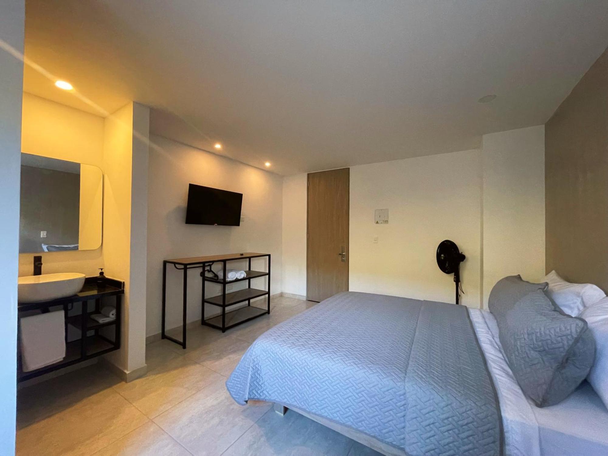 Trip Monkey Del Rio Hotel